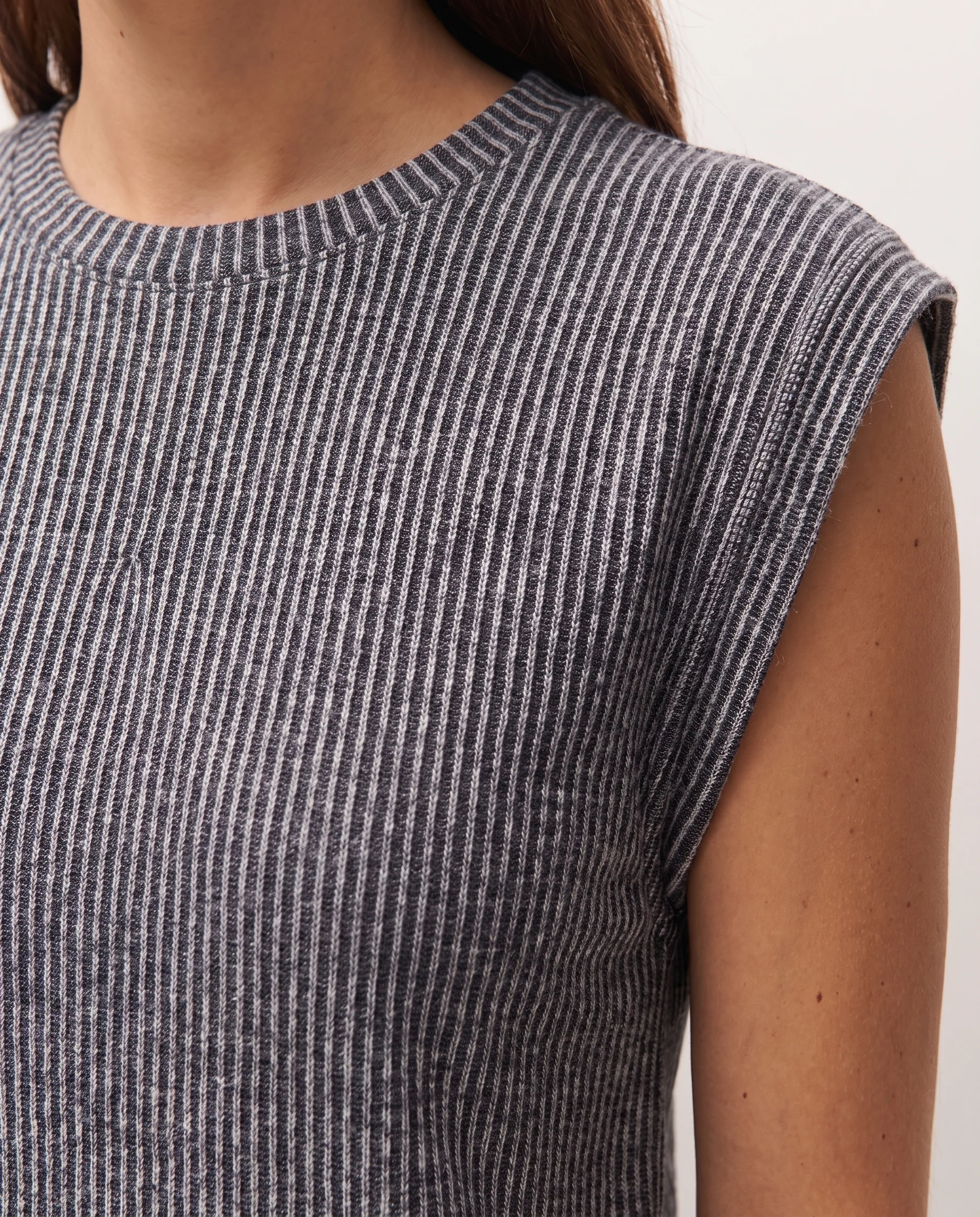 Camiseta de canalé con cuello redondo - Image 4