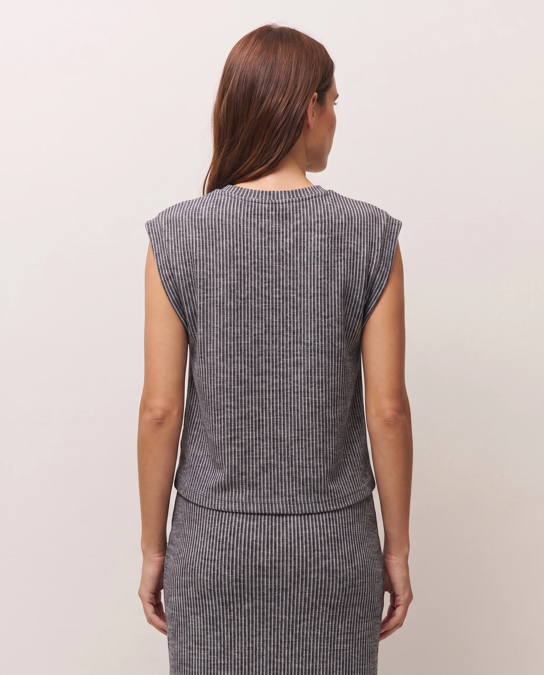 Camiseta de canalé con cuello redondo - Image 5