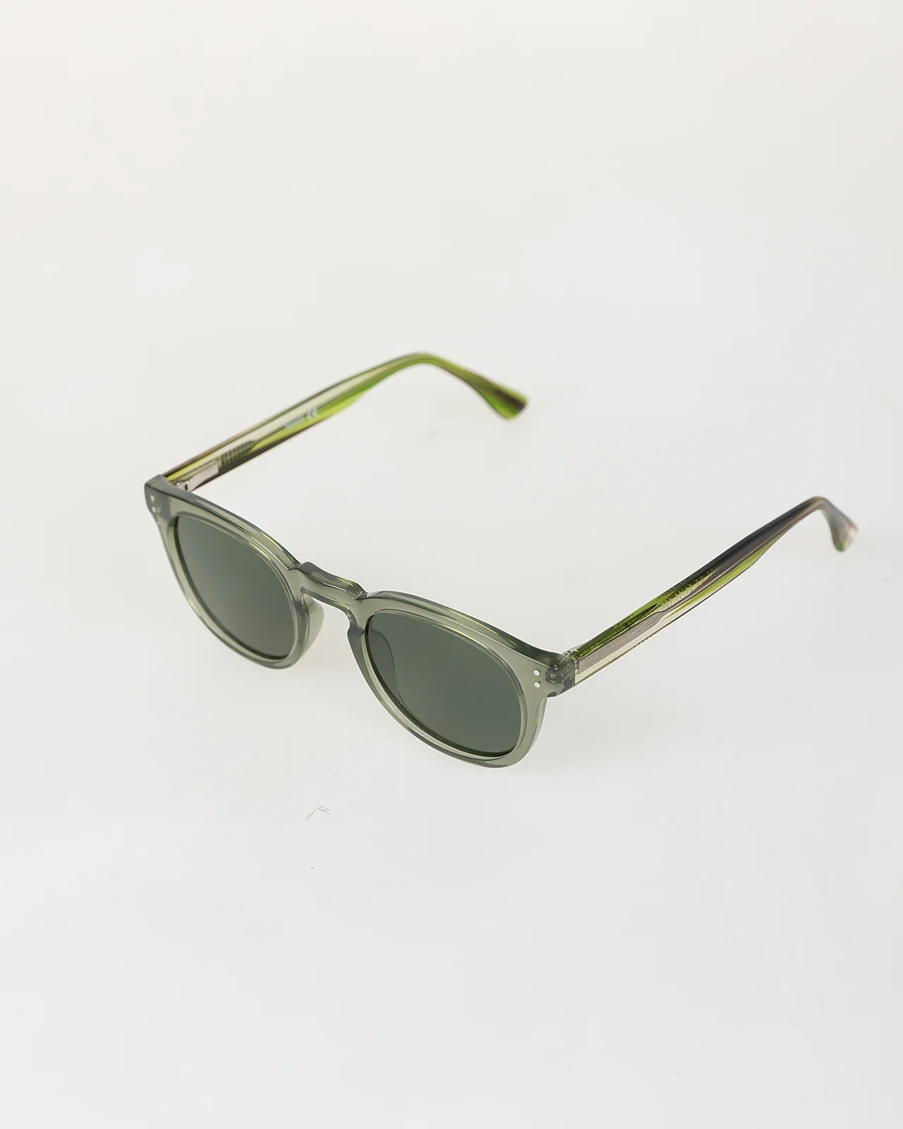Gafas de sol con montura verde