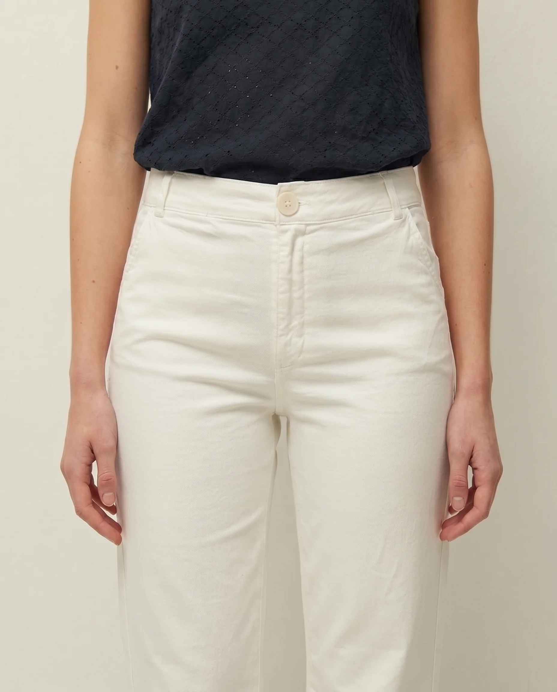 Pantalón blanco - Image 4