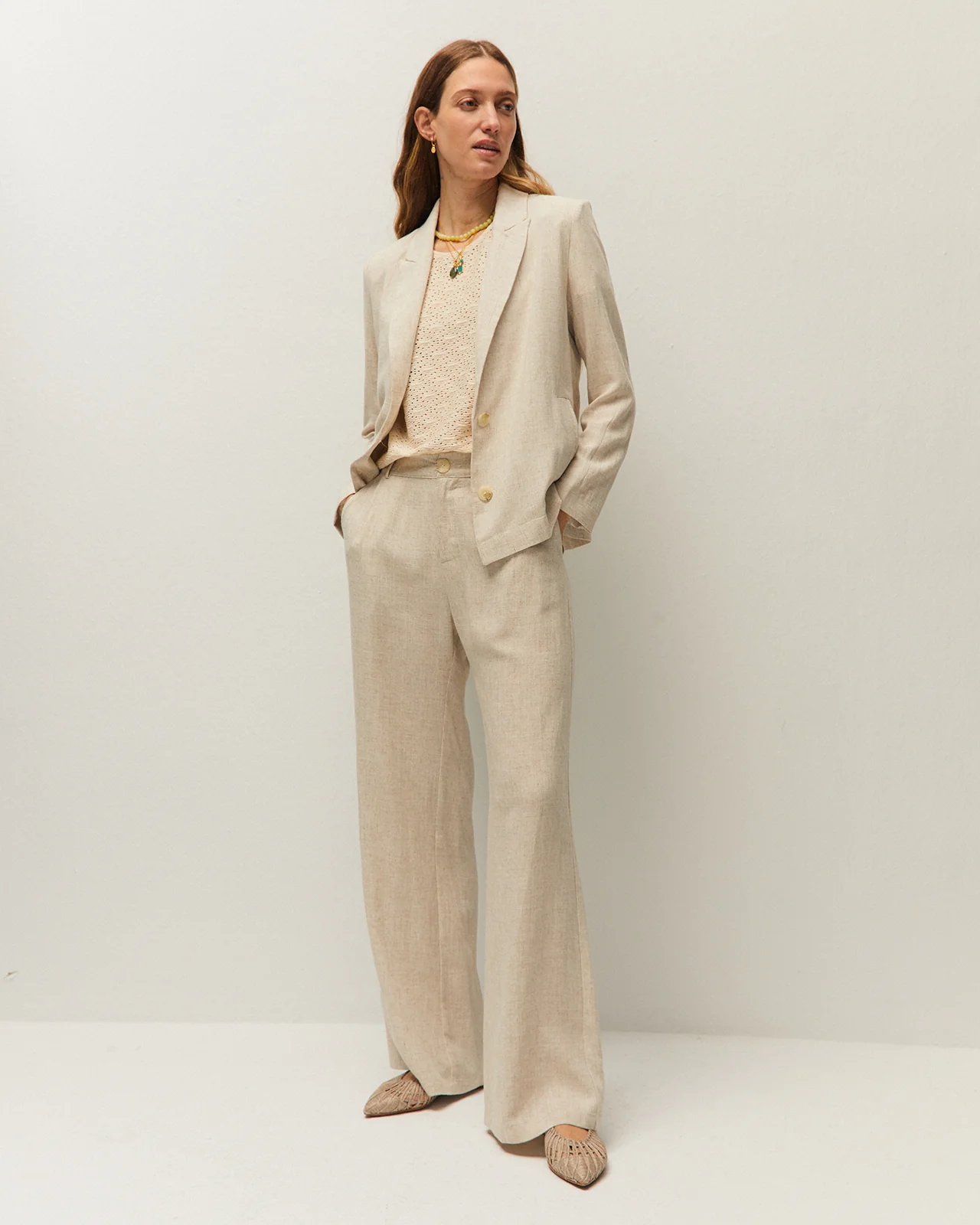 Pantalón lino con botón