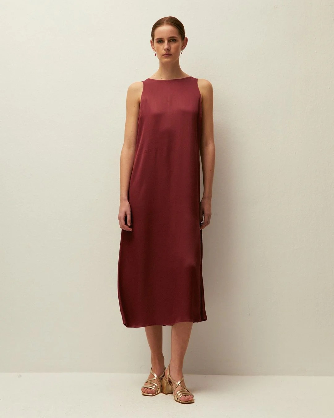 Vestido largo cuello caja
